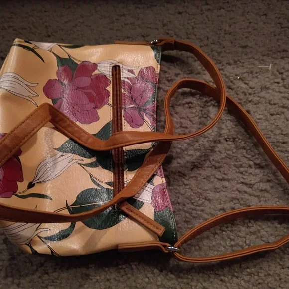KOLTOV  Floral CROSSBODY  Bag - VERY NICE CONDITION - Picture 5 of 8